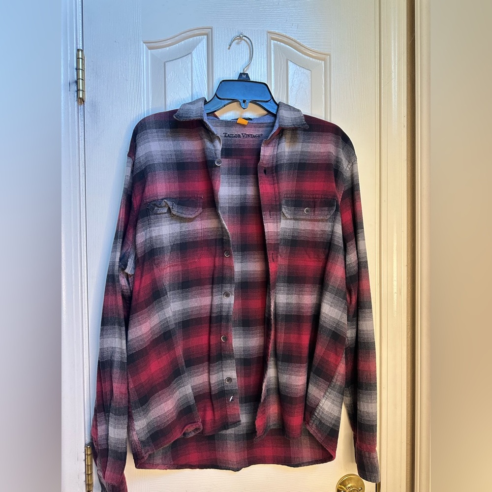 Men’s Red and Black Patterned Flannel